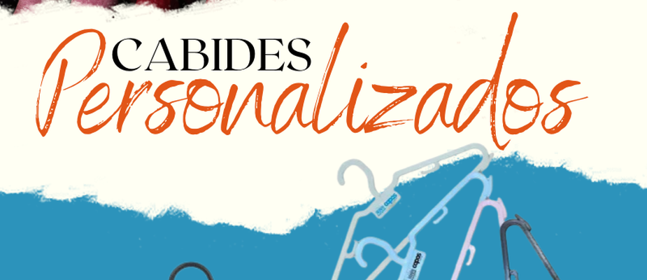 Cabides personalizados para lojas de roupas.